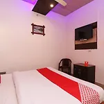 Oyo 72799 Ludo Villa